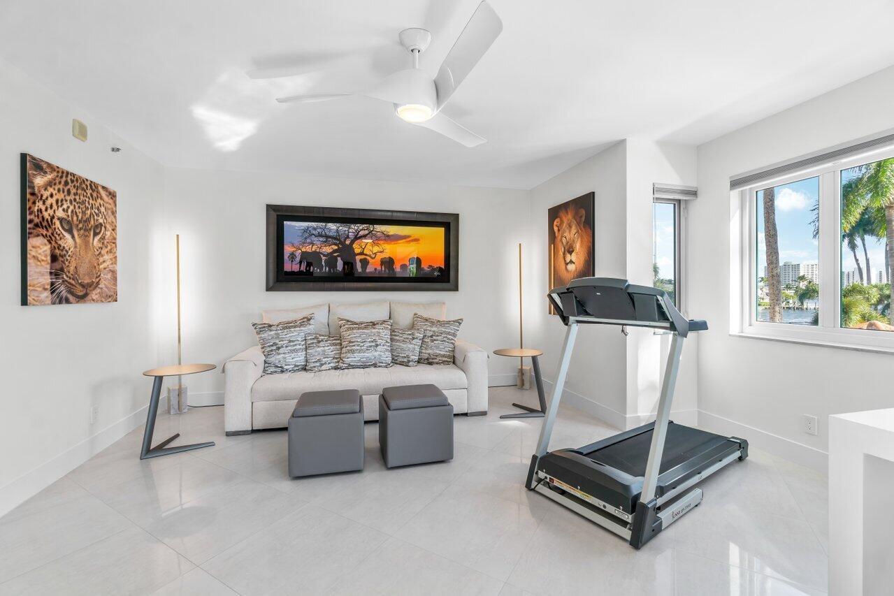 100 SE 5th Avenue Unit: 305