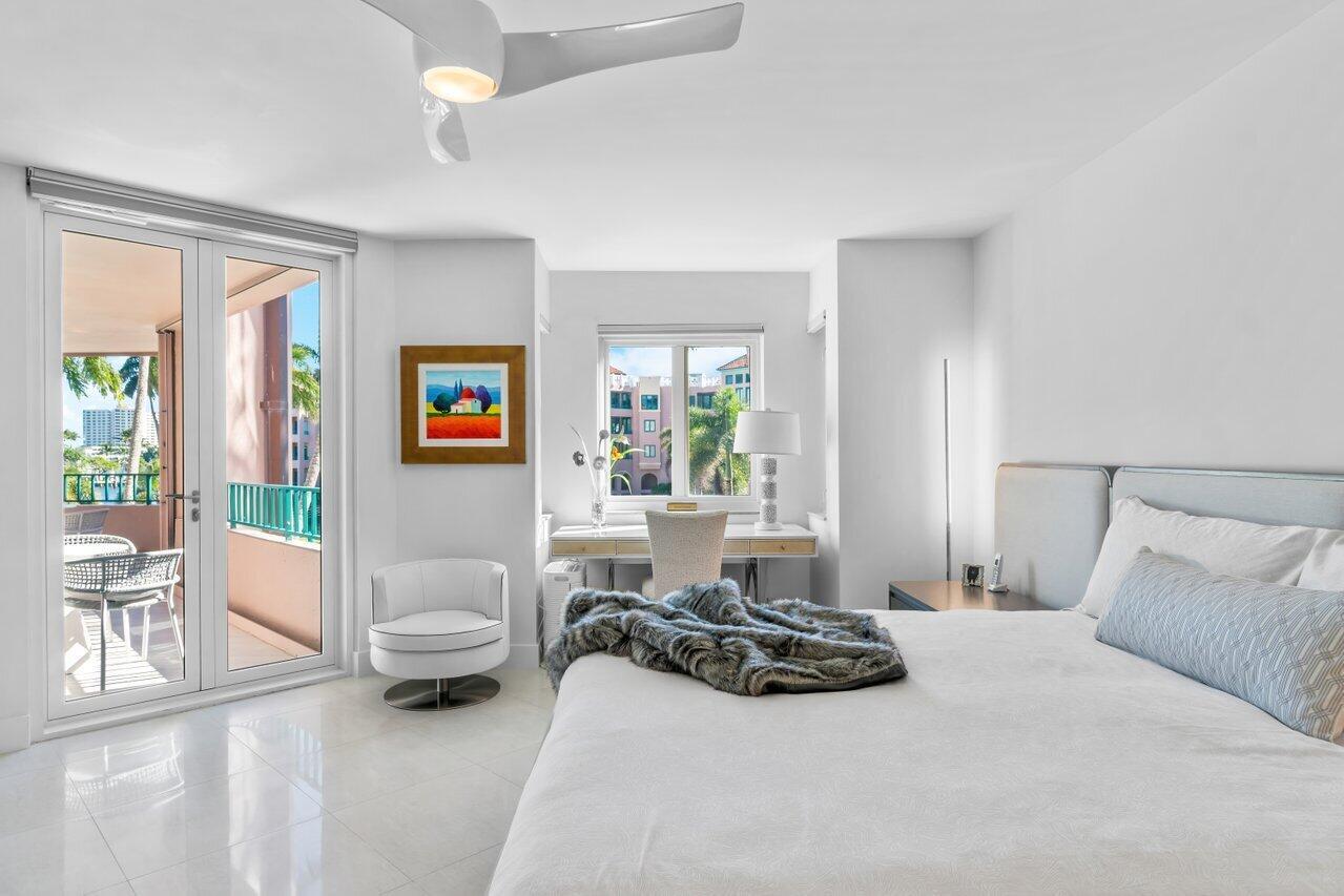 100 SE 5th Avenue Unit: 305