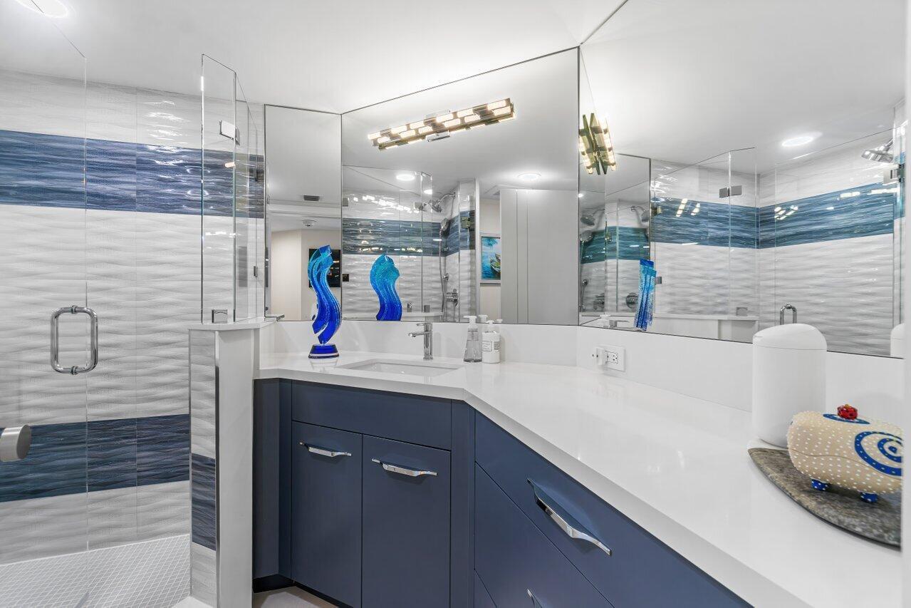 100 SE 5th Avenue Unit: 305