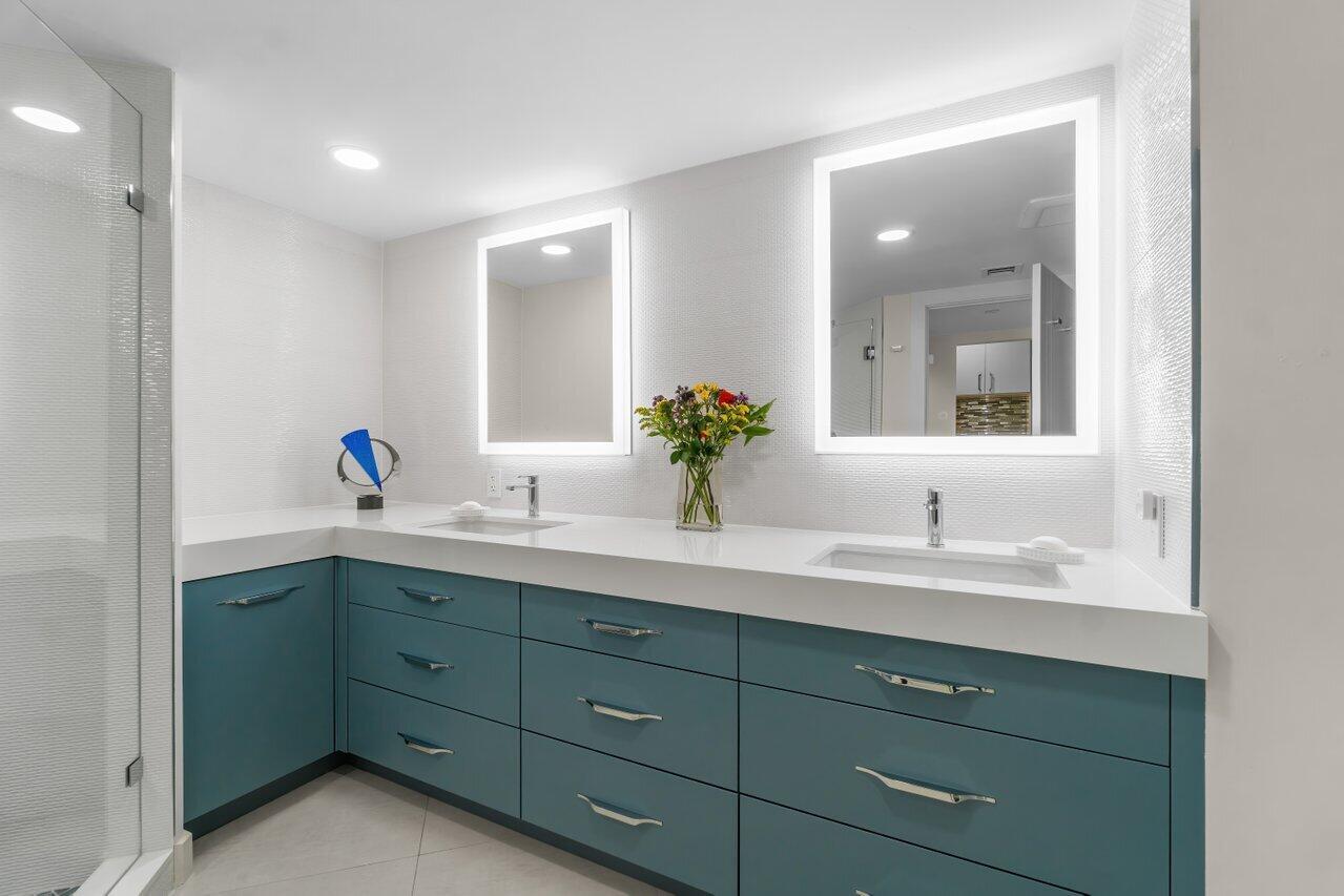 100 SE 5th Avenue Unit: 305