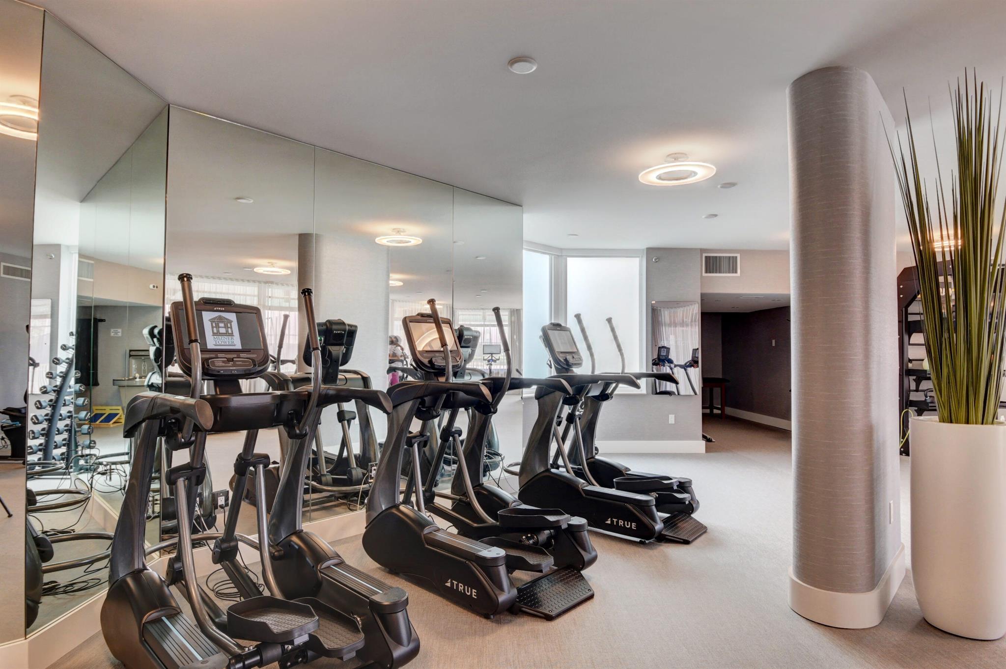 100 SE 5th Avenue Unit: 305