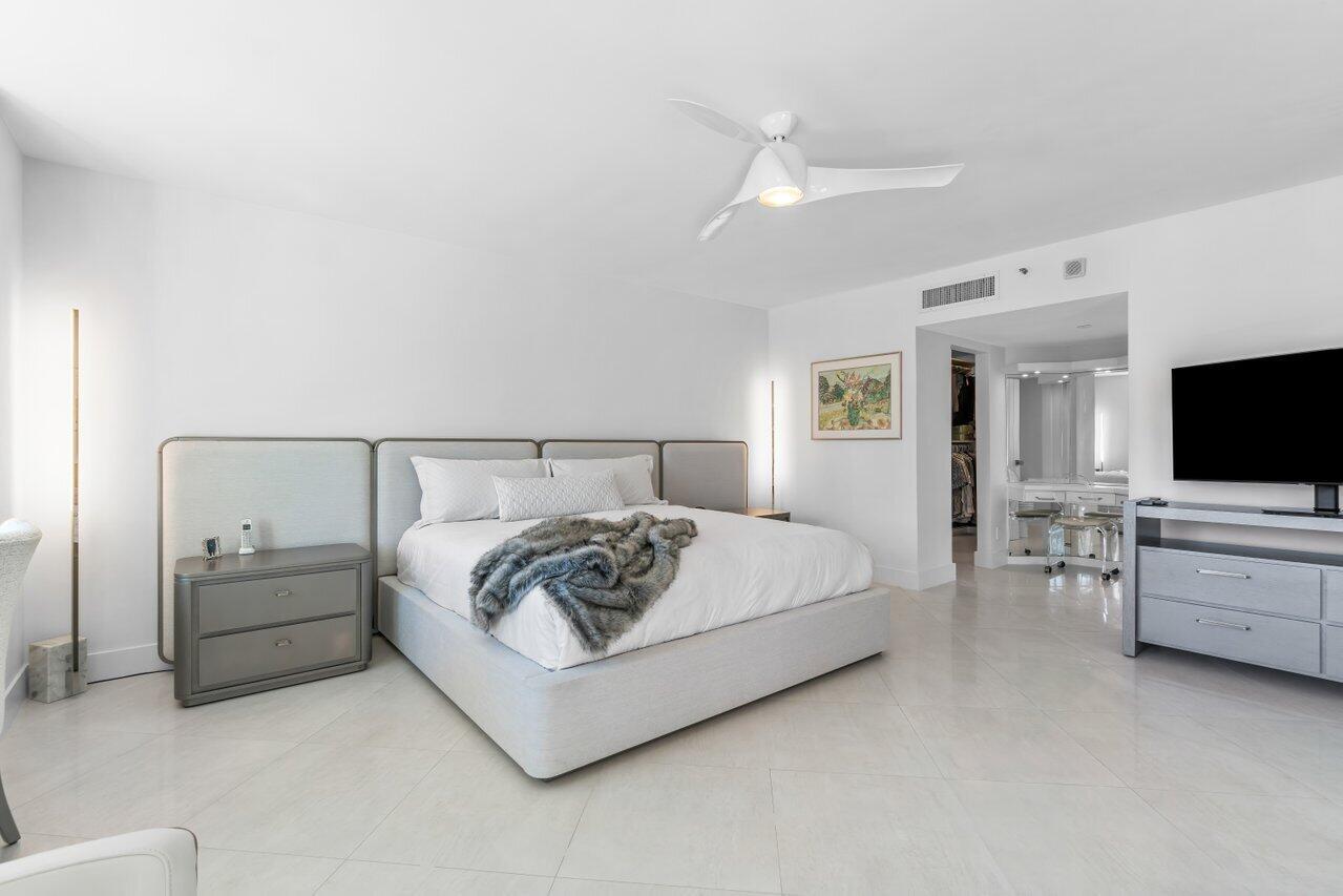 100 SE 5th Avenue Unit: 305