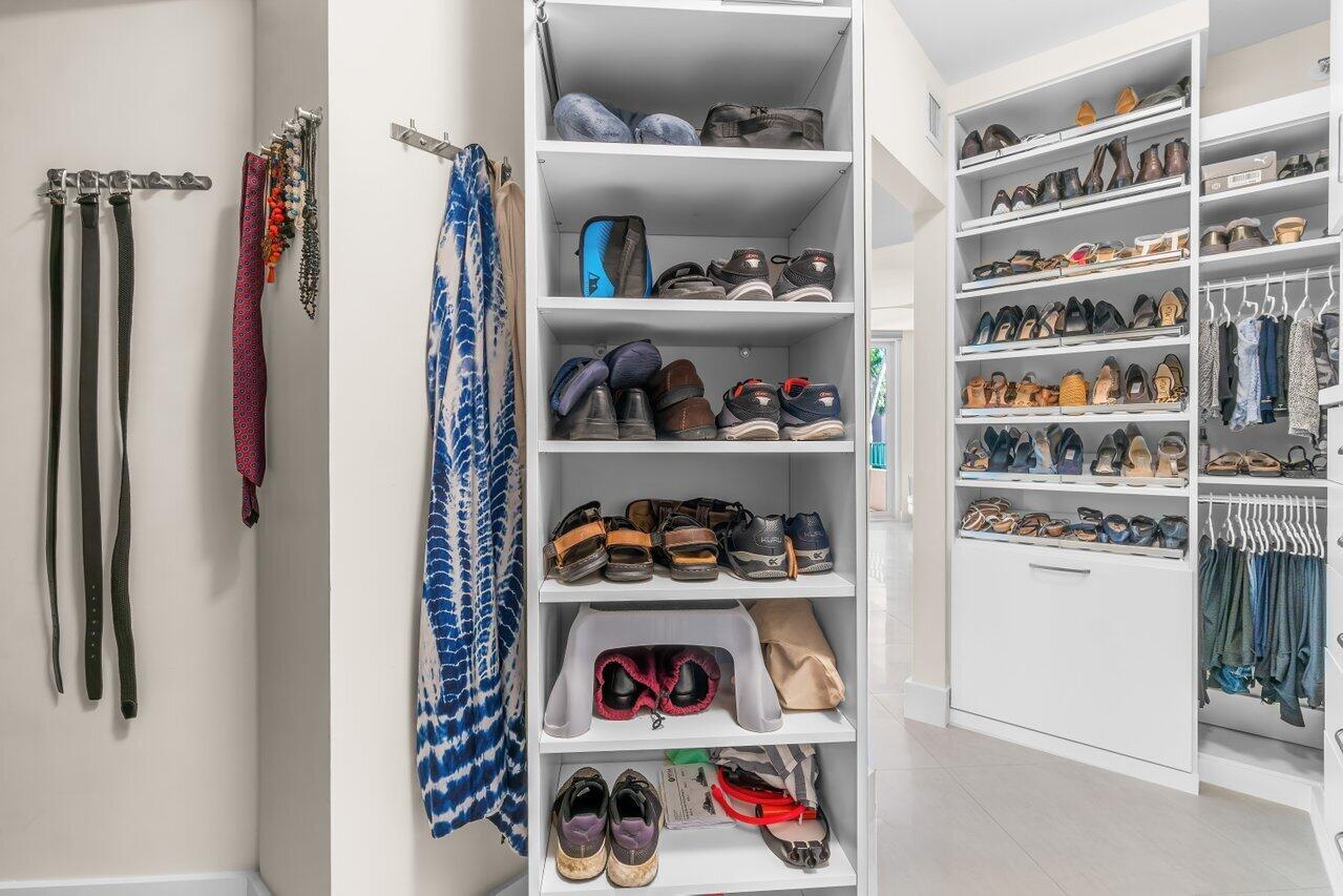 100 SE 5th Avenue Unit: 305