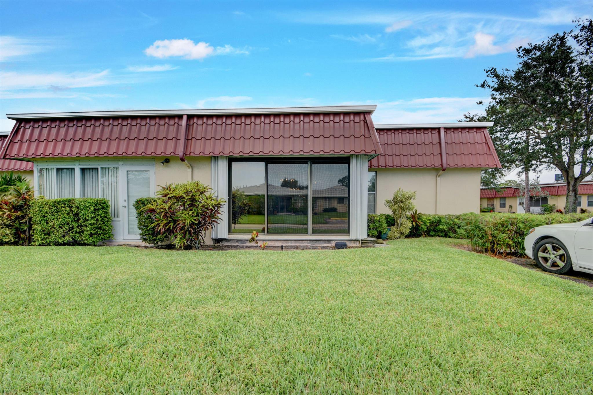 330 Cape Cod Circle Unit: B