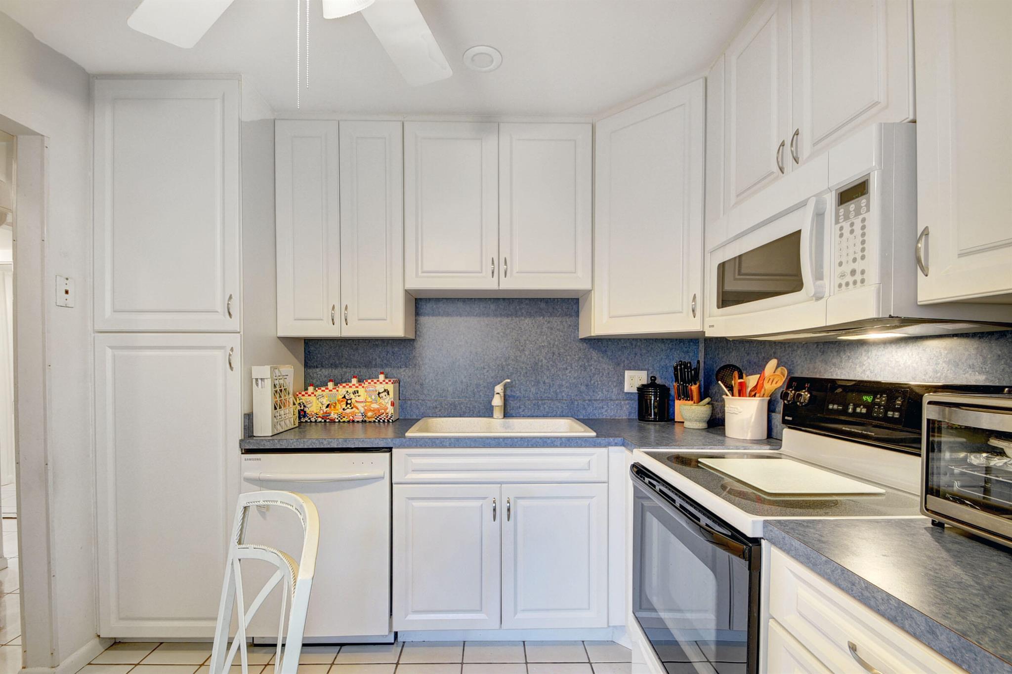 330 Cape Cod Circle Unit: B