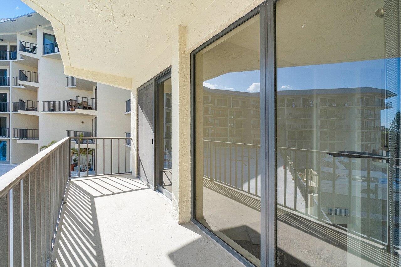 1035 S Federal Highway Unit: 204