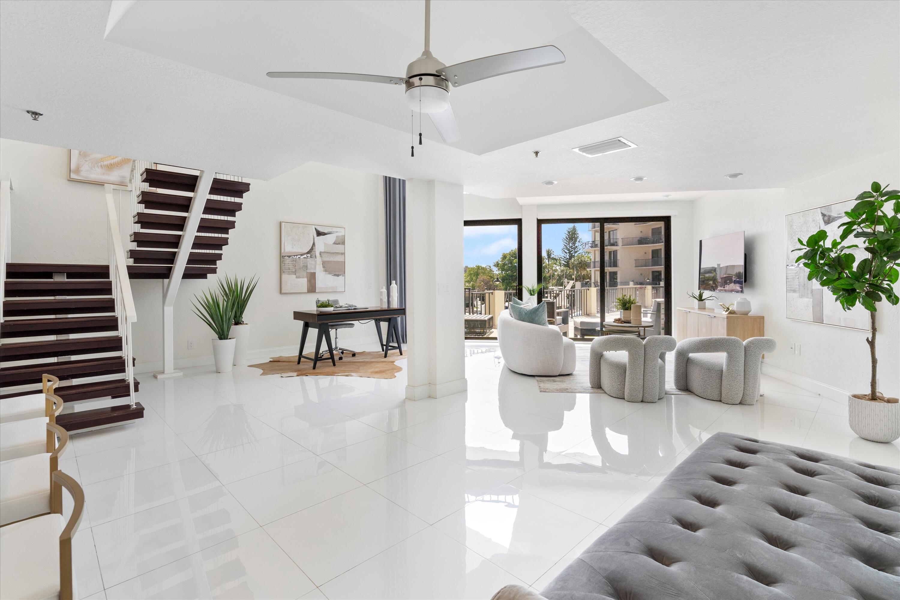 1035 S Federal Highway Unit: 204