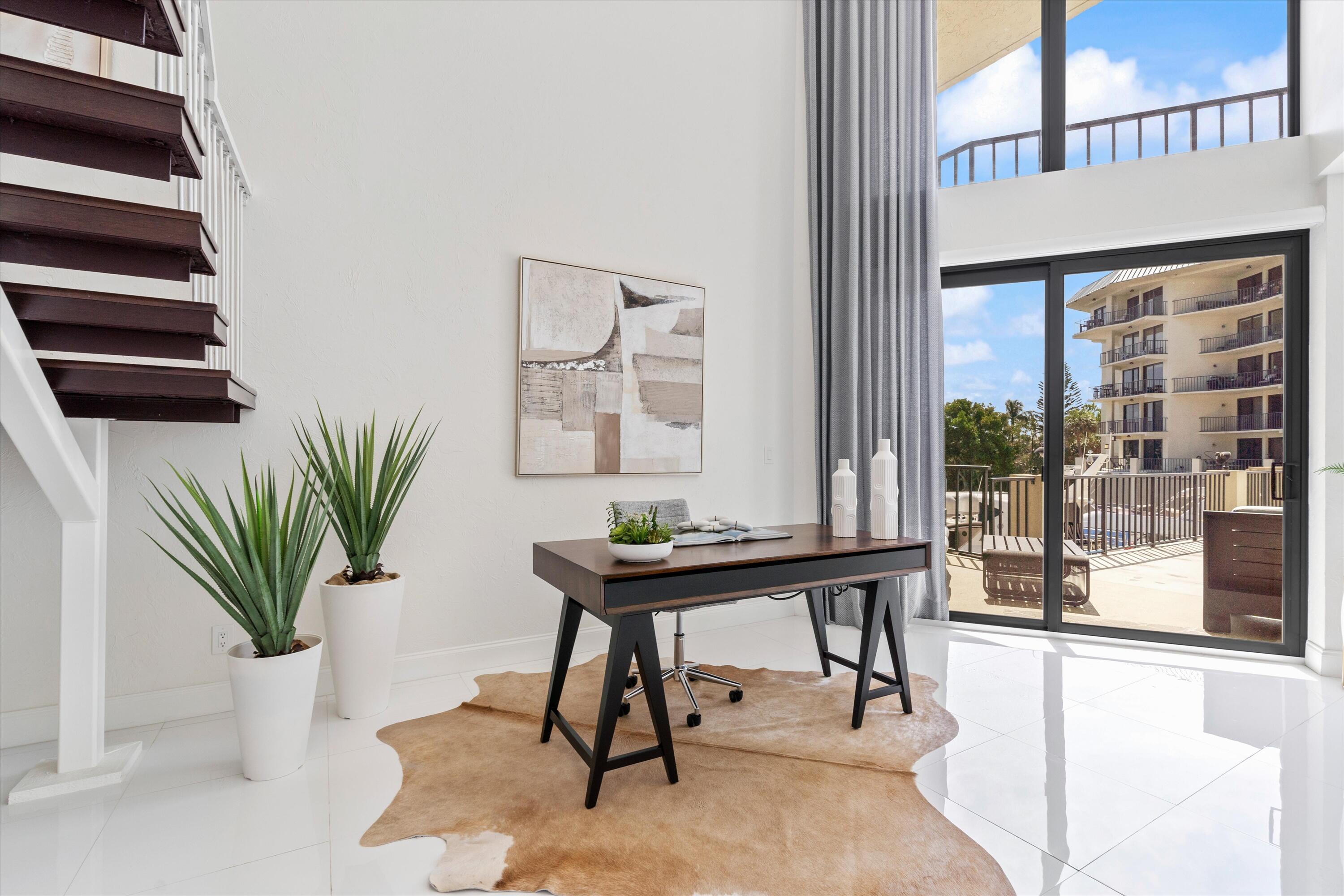 1035 S Federal Highway Unit: 204