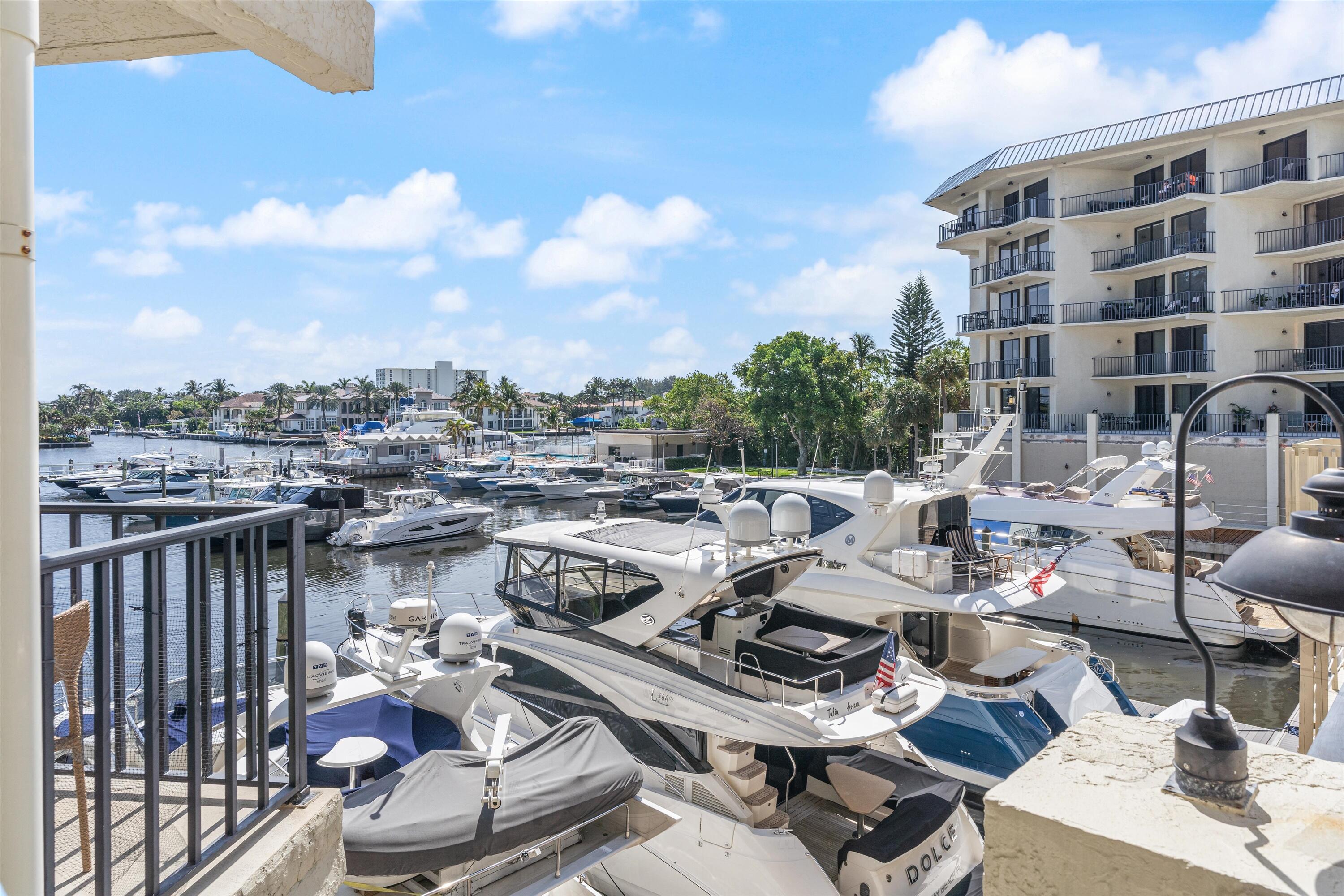 1035 S Federal Highway Unit: 204