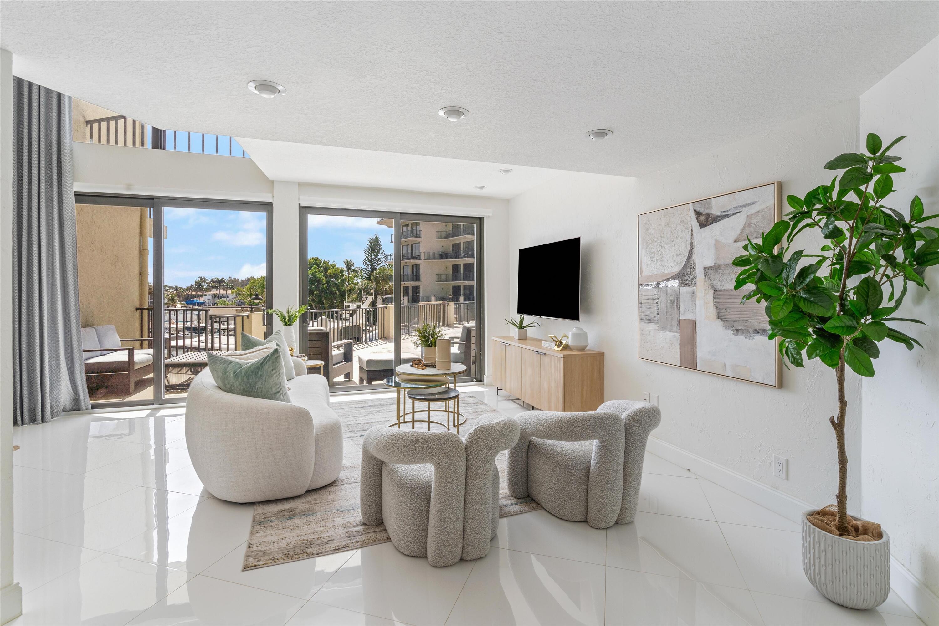 1035 S Federal Highway Unit: 204