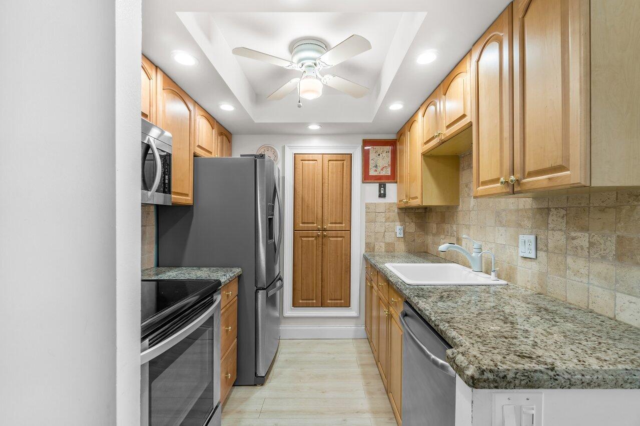 111 Briny Avenue 803, Pompano Beach Unit: 803