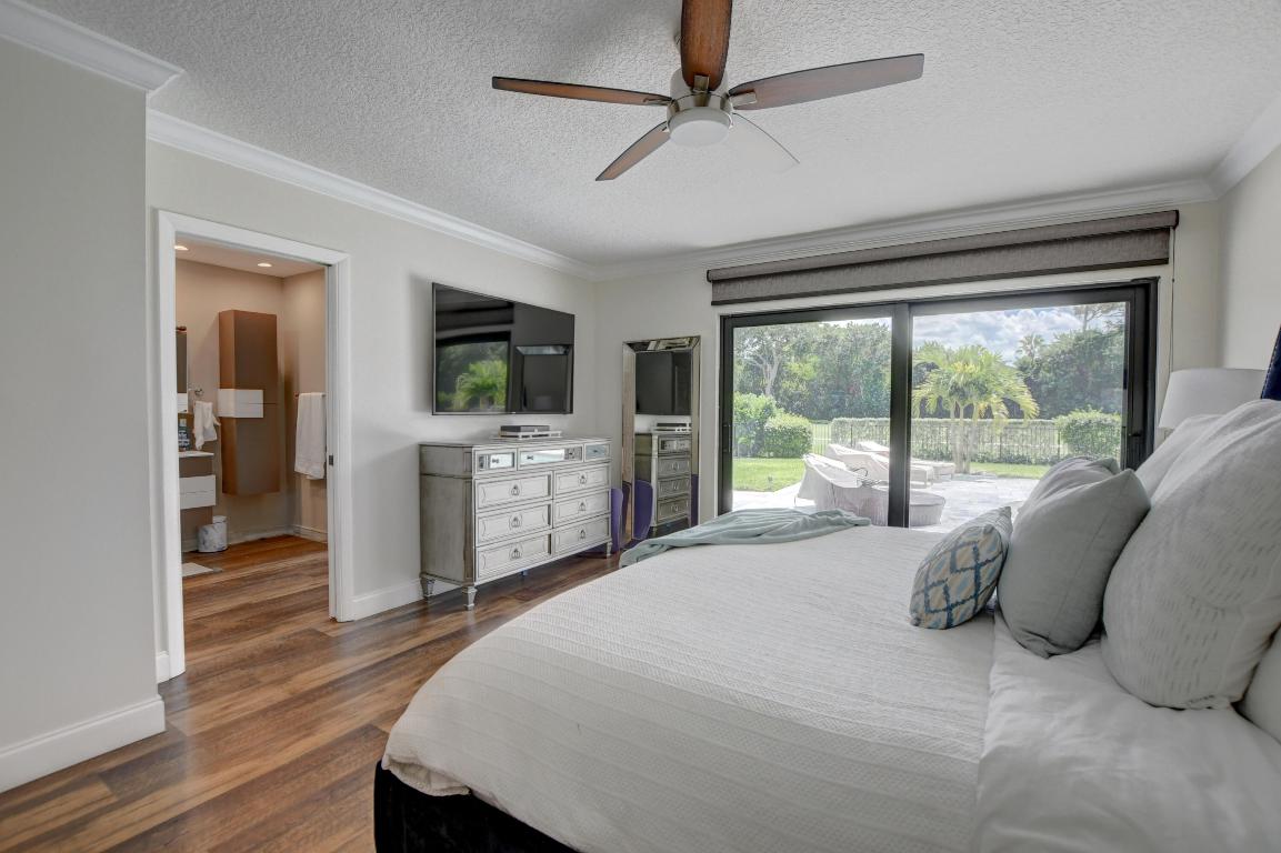 10198 Boca Woods Lane, Boca Raton