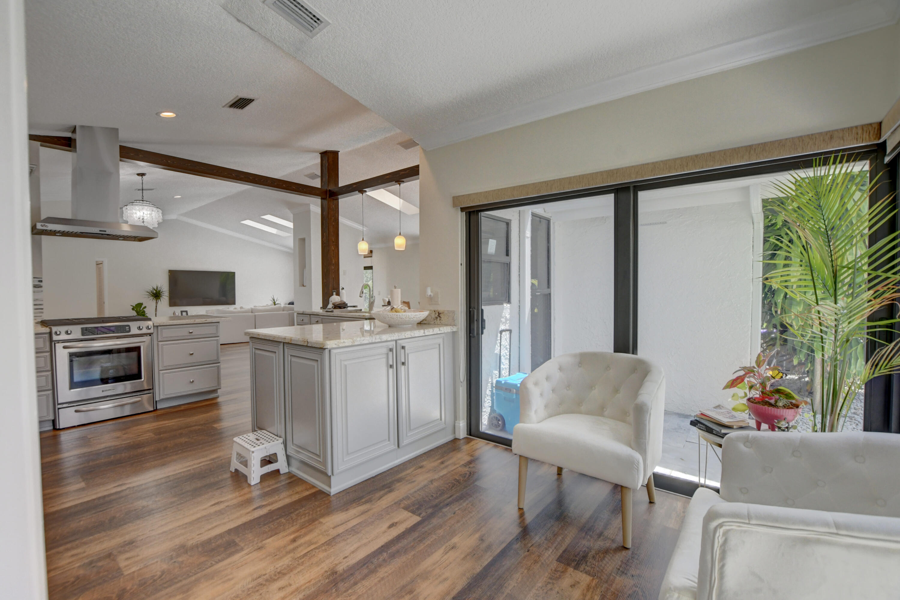 10198 Boca Woods Lane, Boca Raton