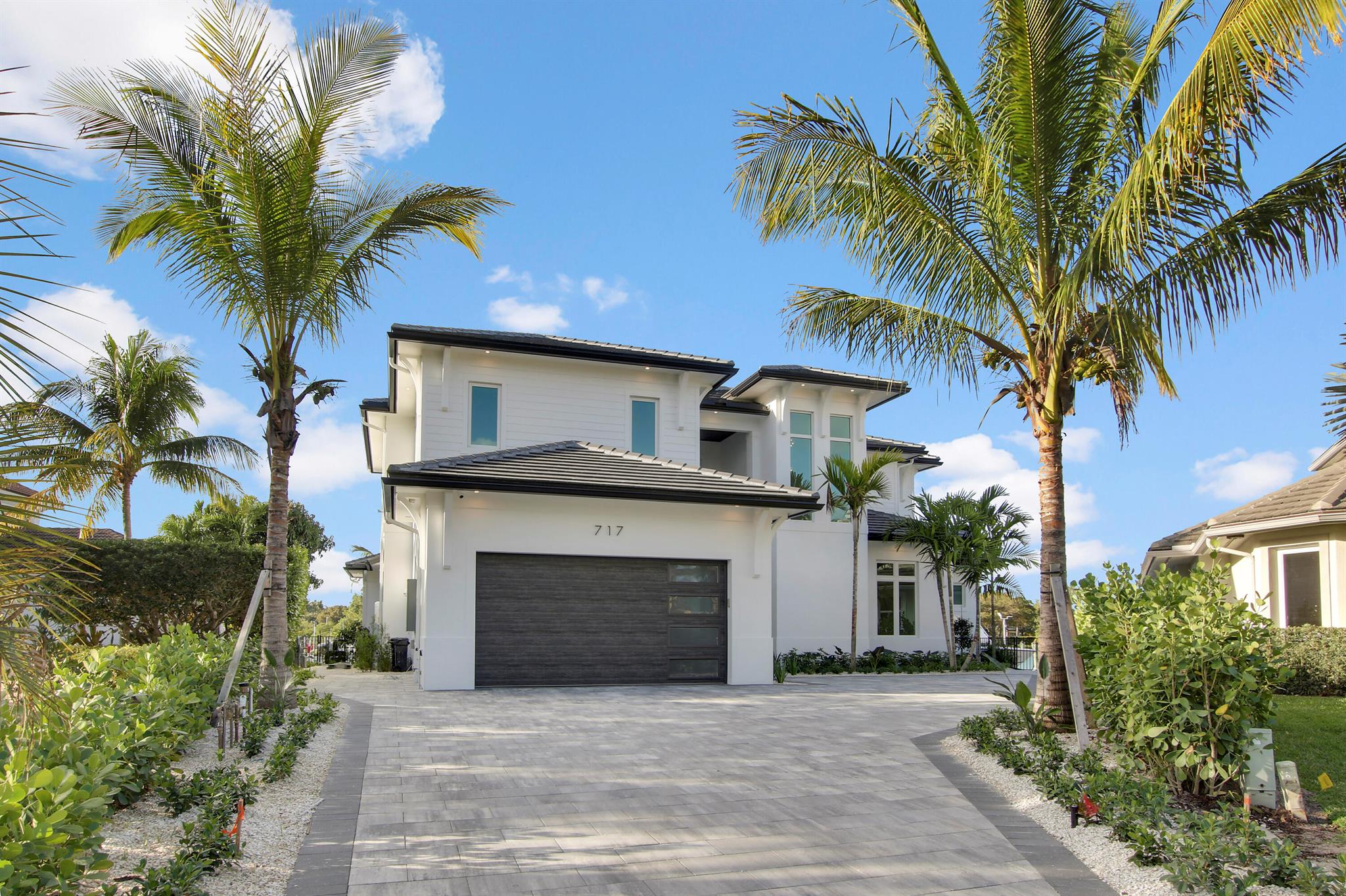 717 Harbour Point Drive