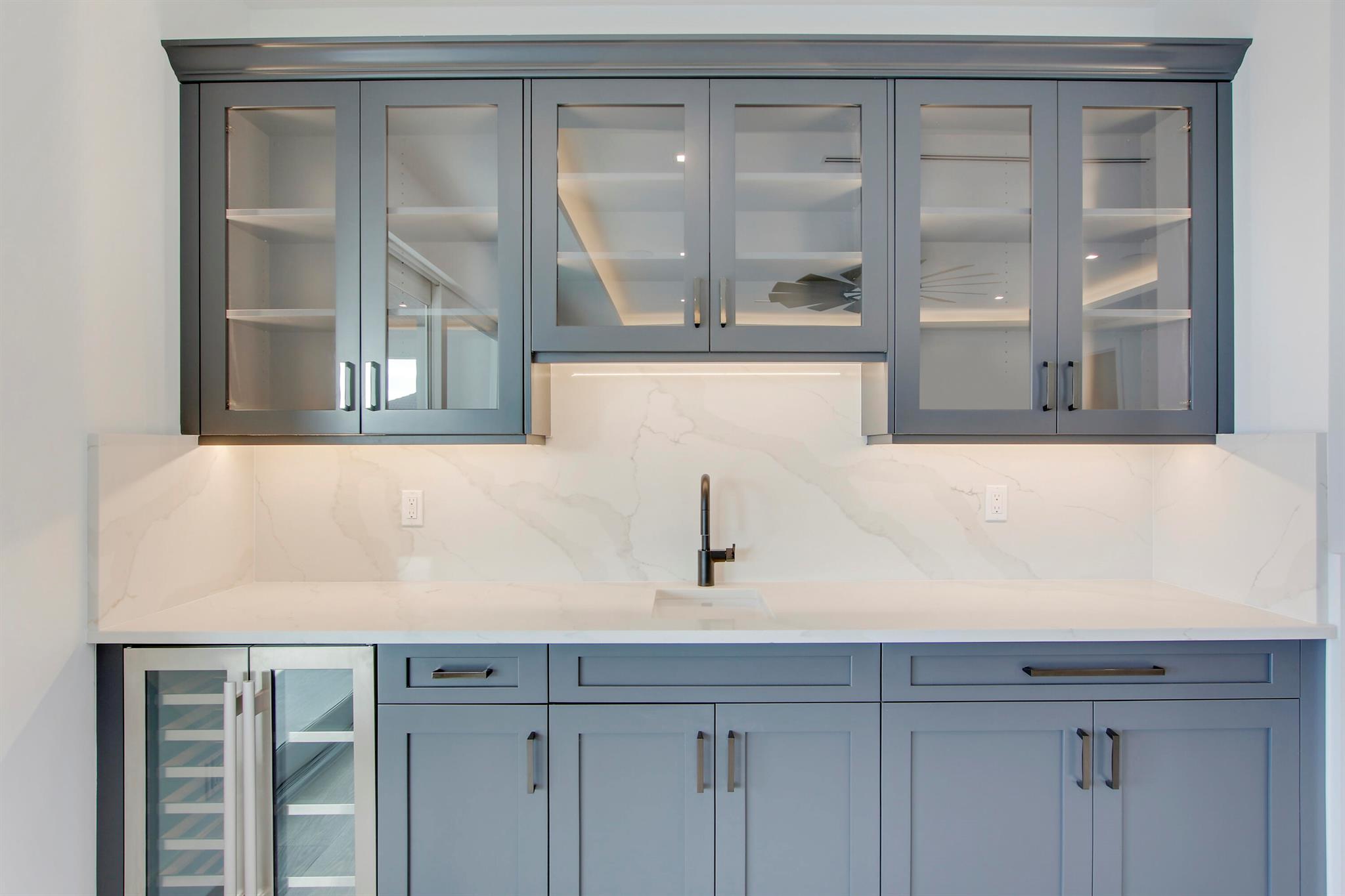 717 Harbour Point Drive