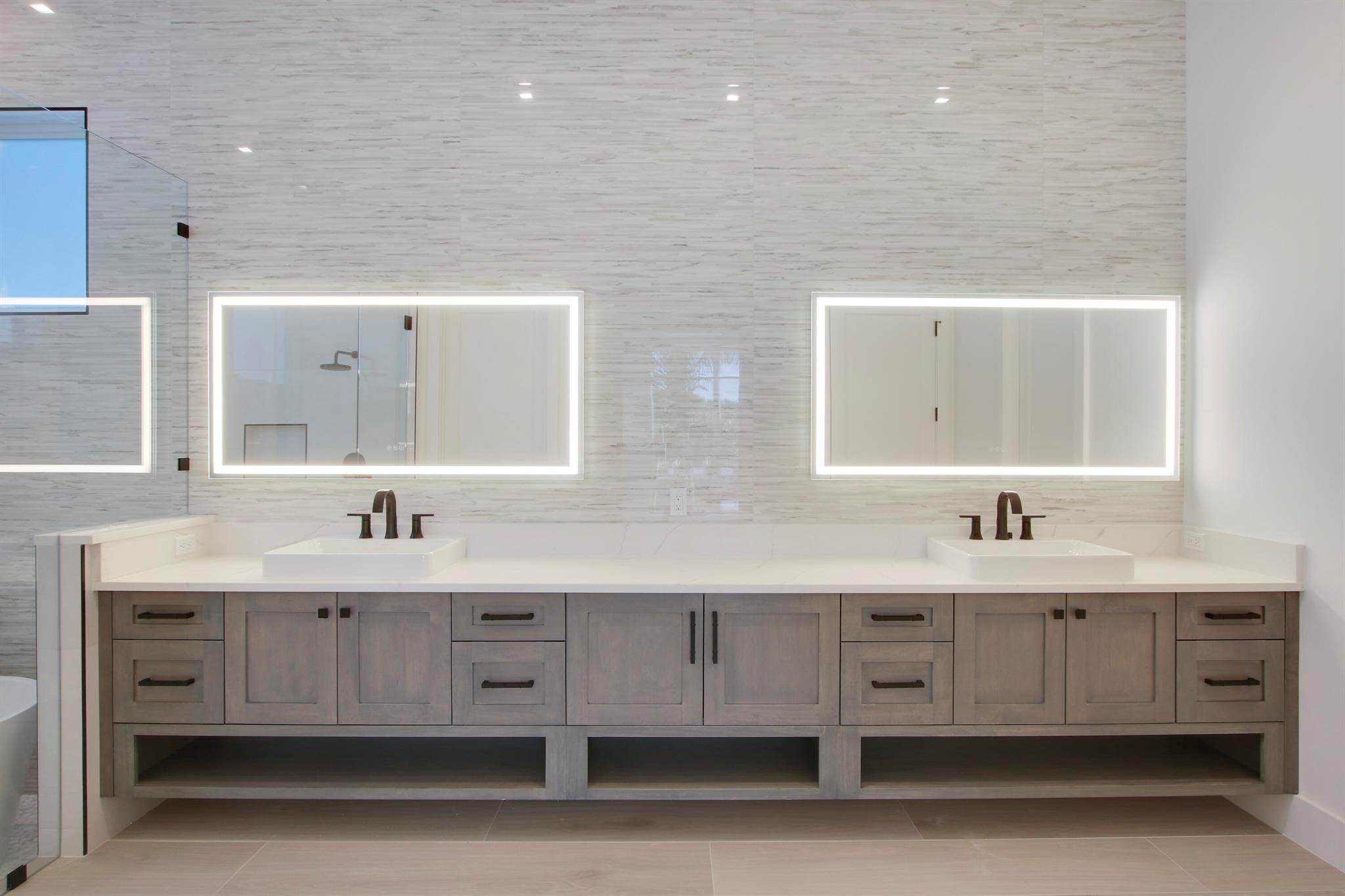 717 Harbour Point Drive