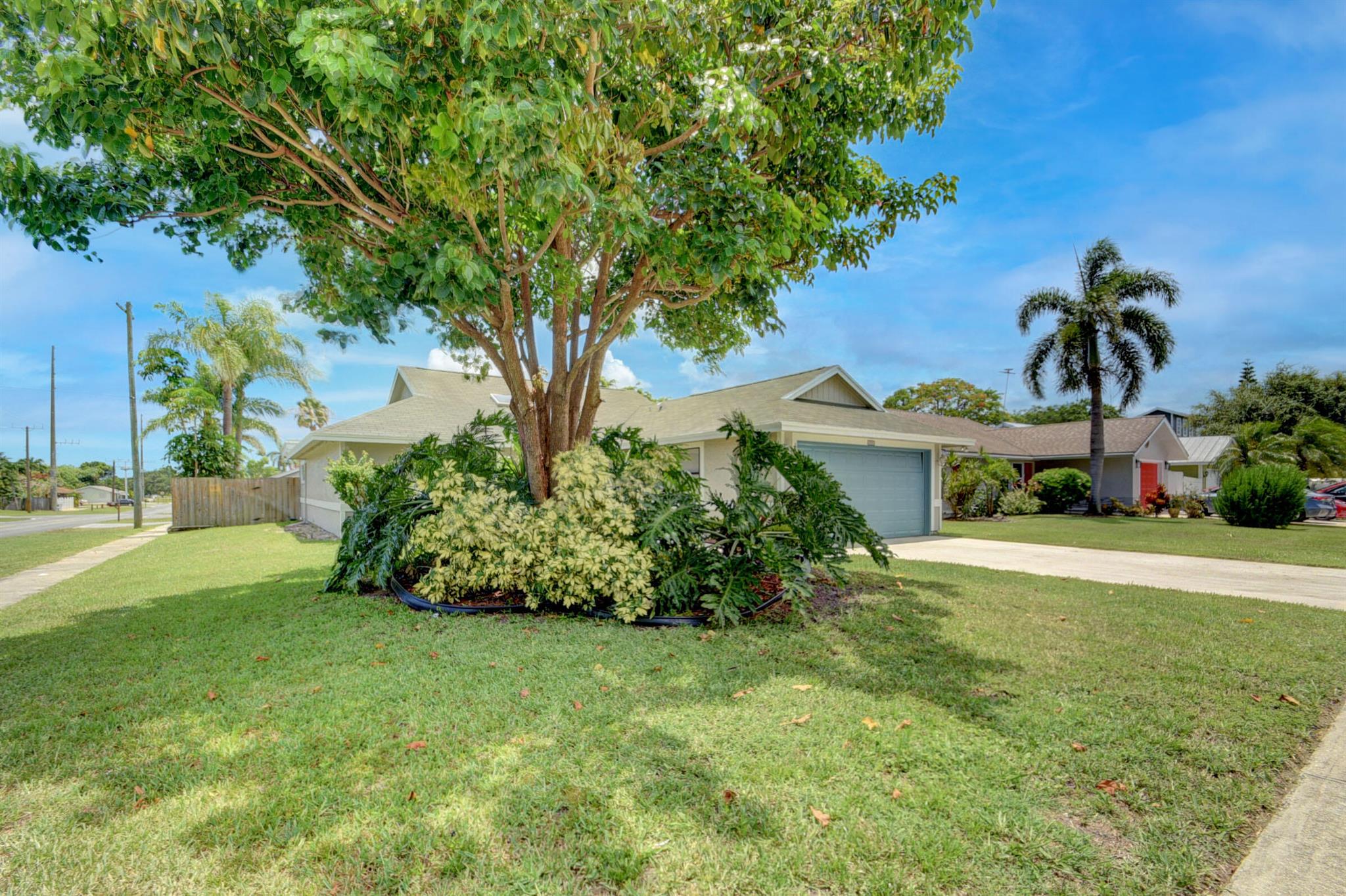 800 SW 1st Court