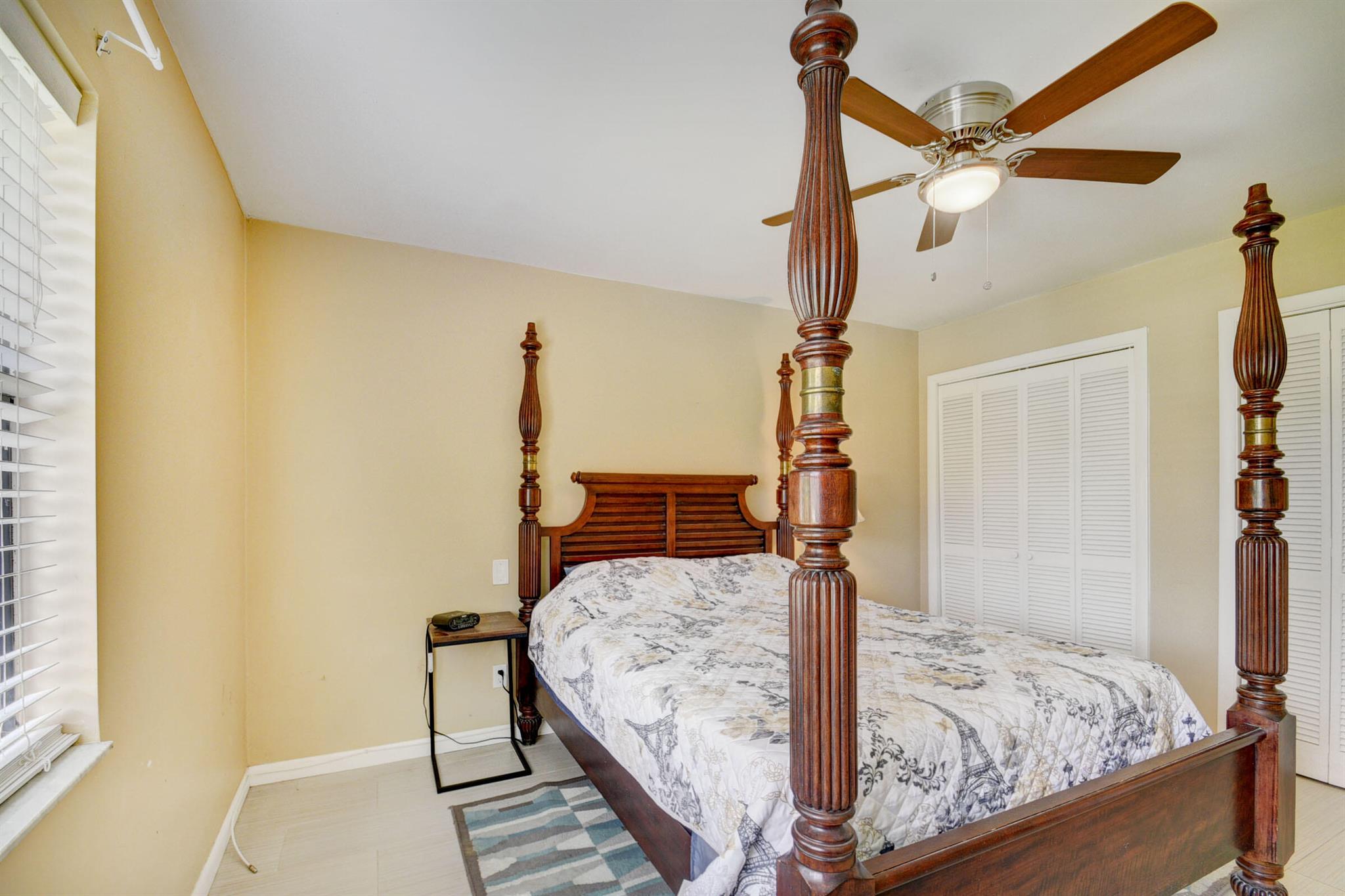 800 SW 1st Court