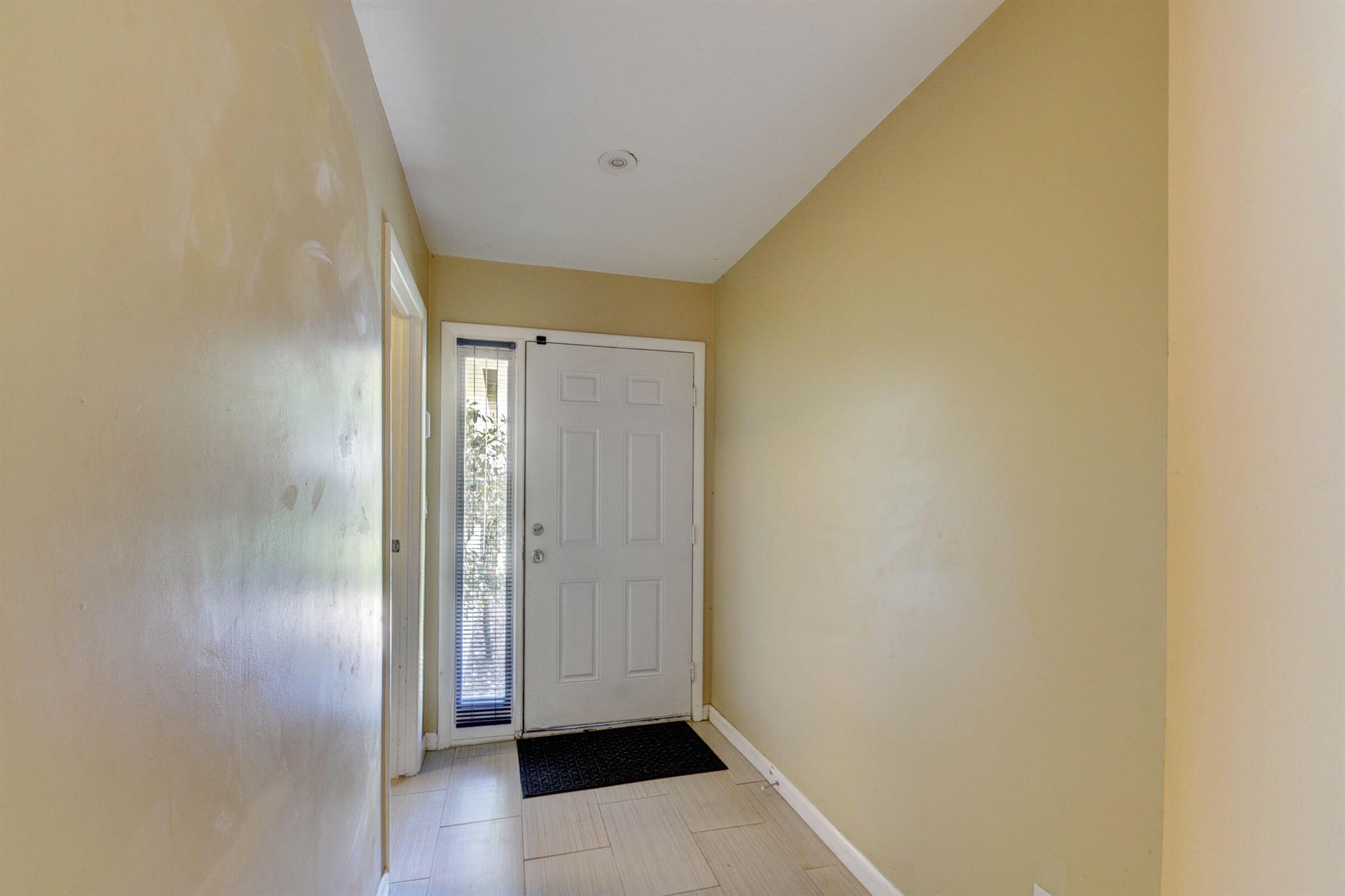 800 SW 1st Court