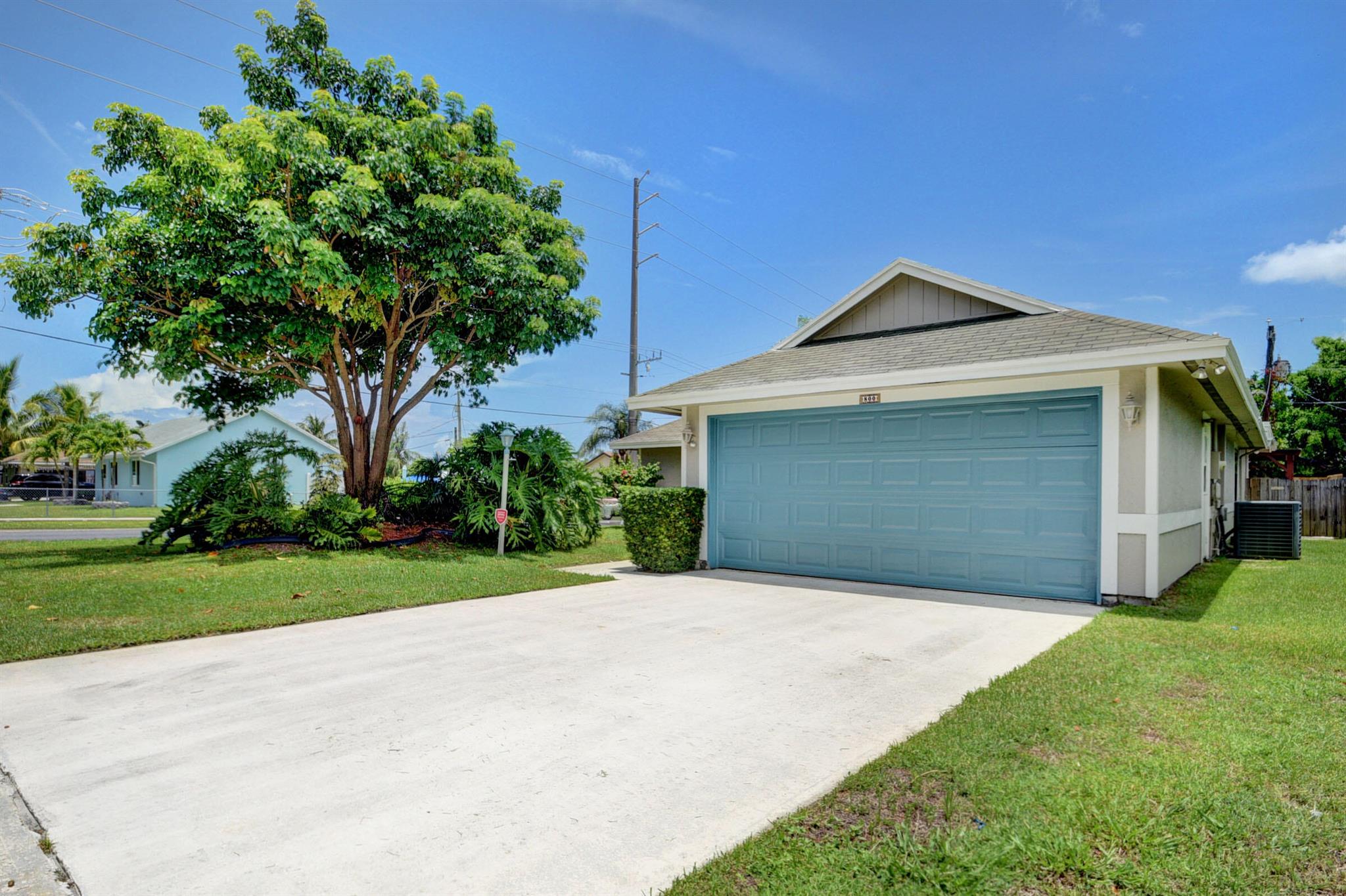 800 SW 1st Court