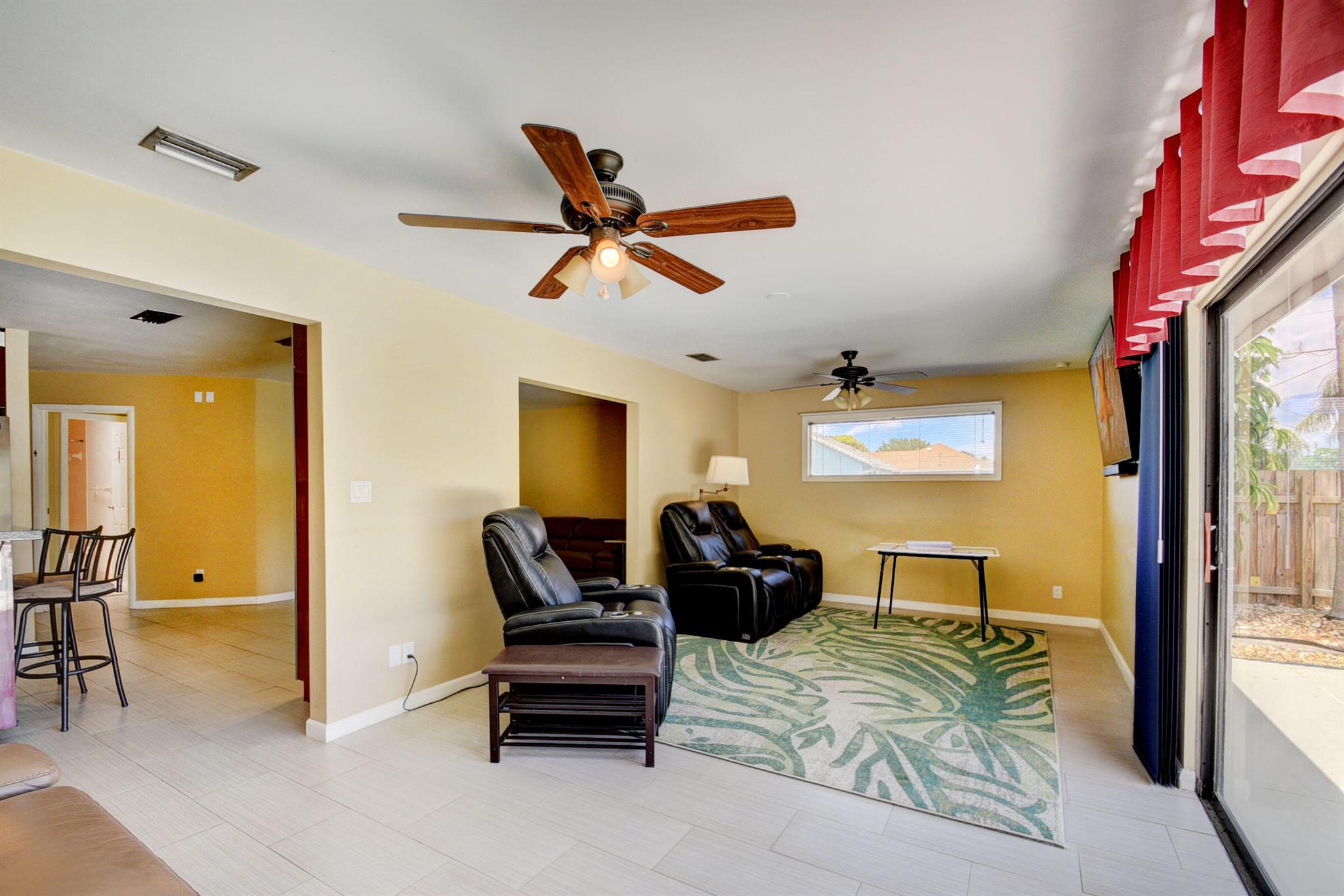 800 SW 1st Court