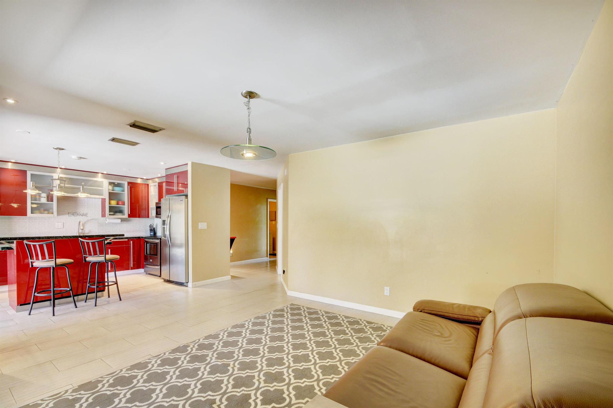 800 SW 1st Court