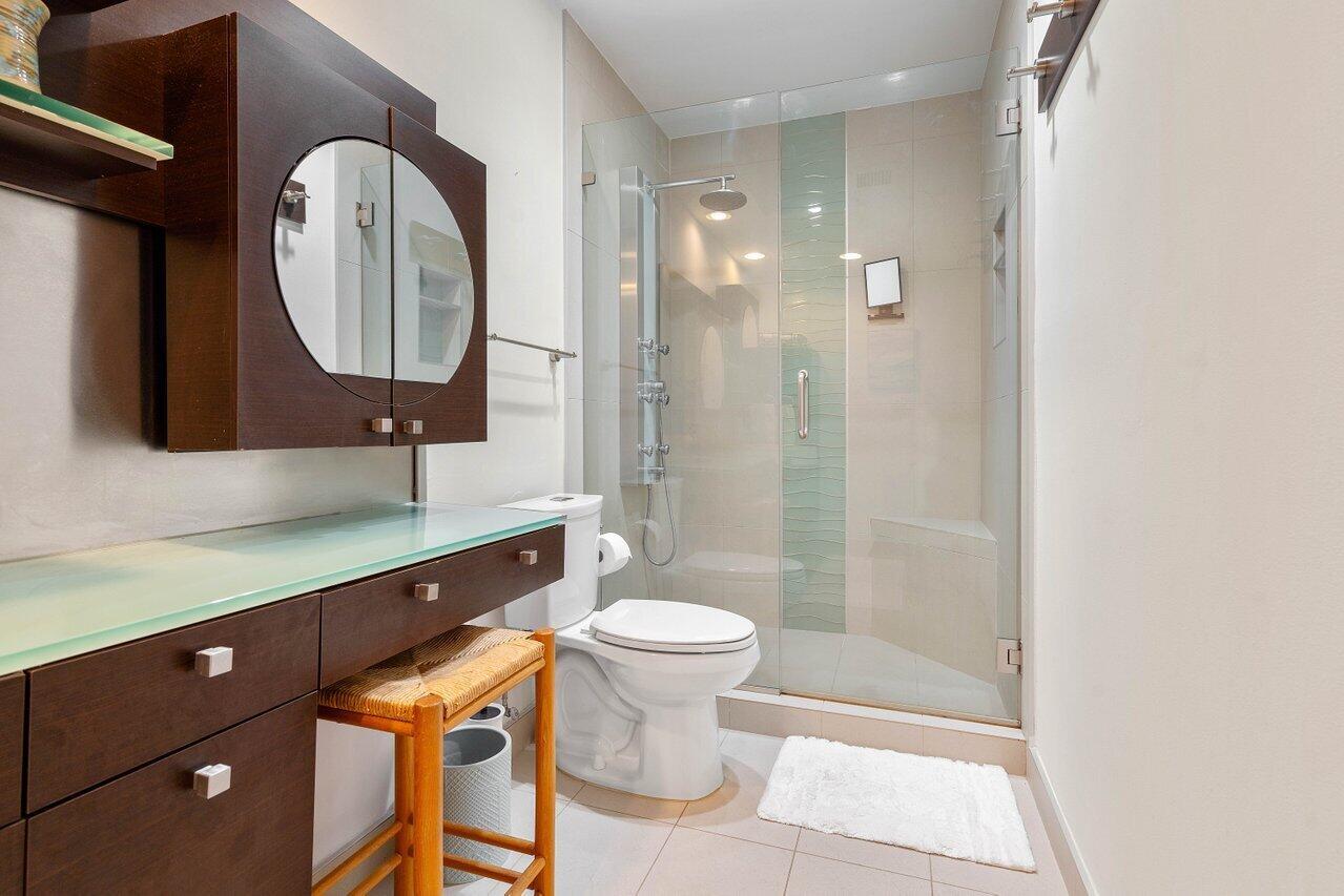 815 Palm Trail Unit: 1