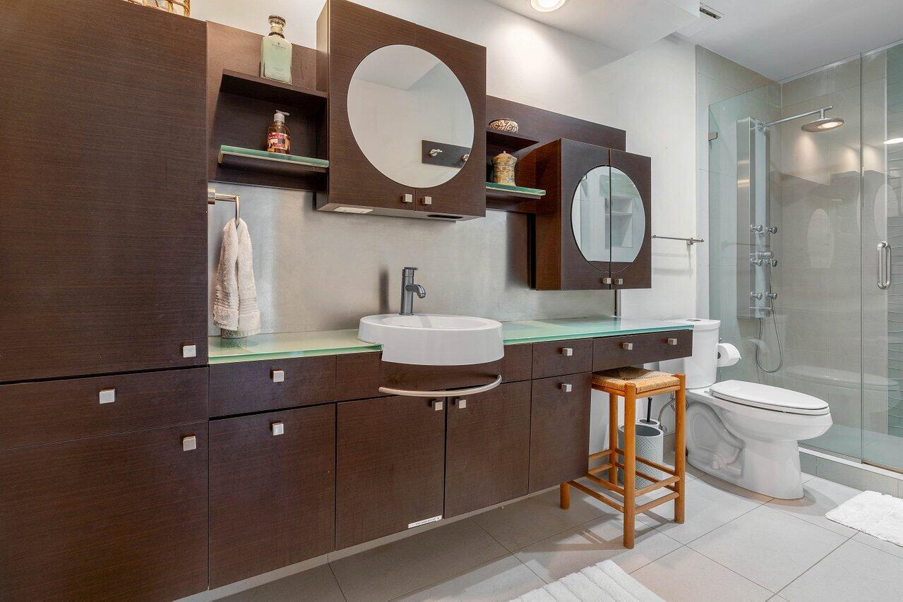 815 Palm Trail Unit: 1