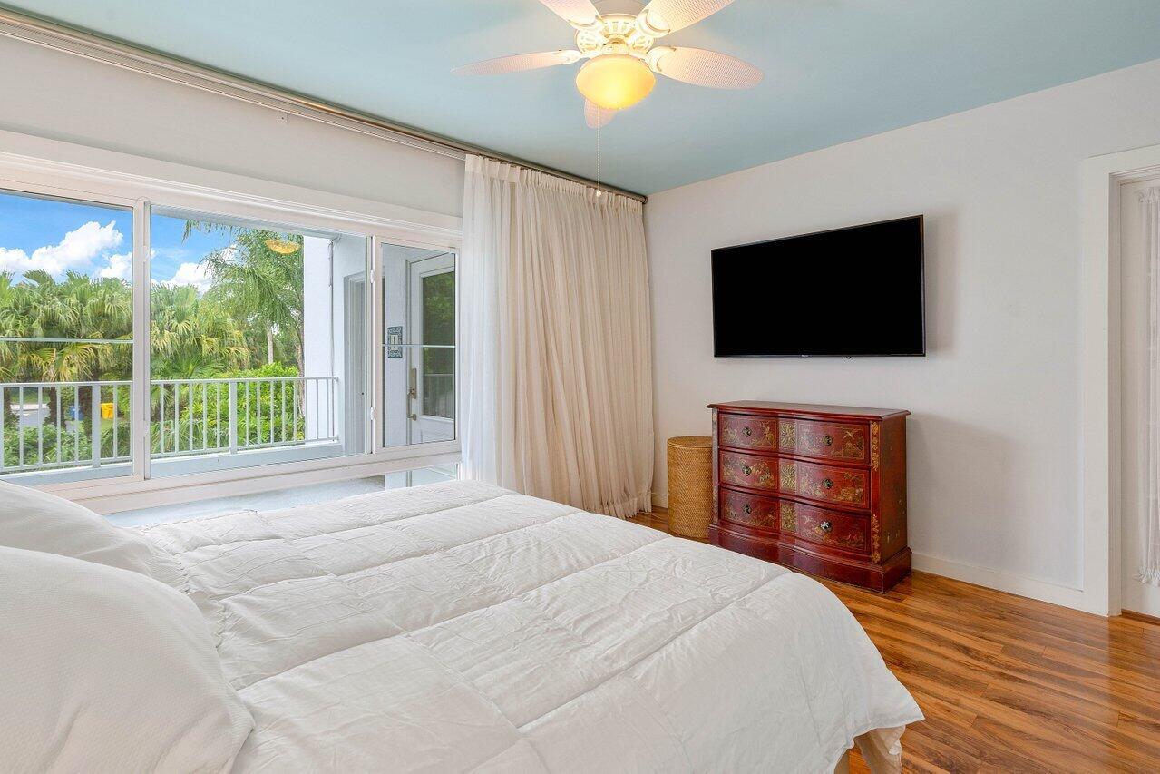 815 Palm Trail Unit: 1