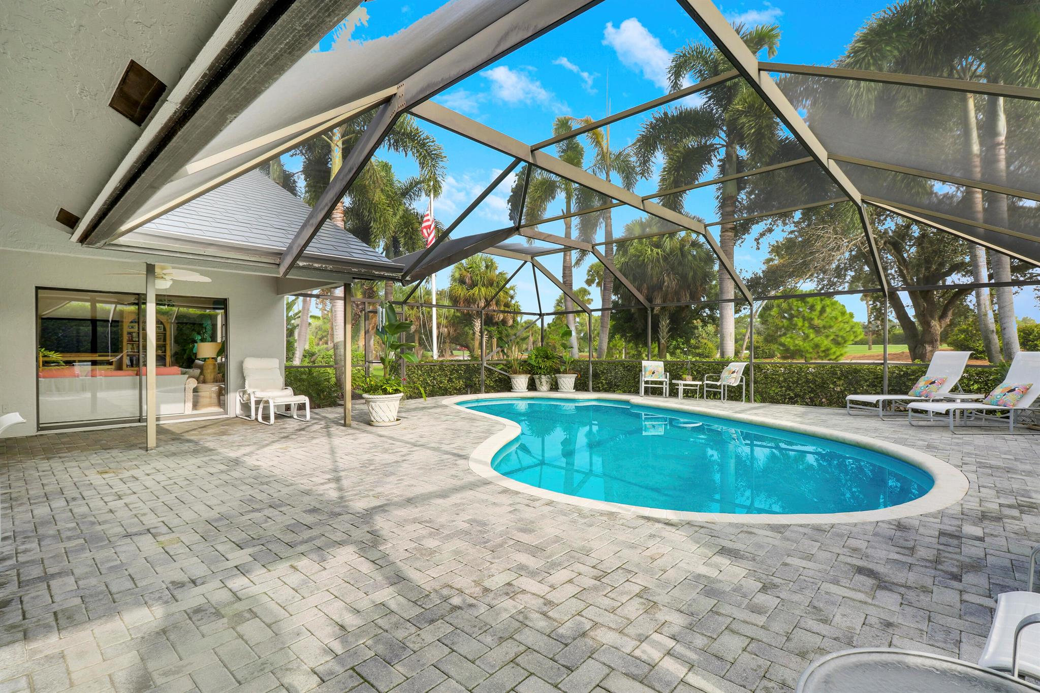 196 SE Turtle Creek Drive