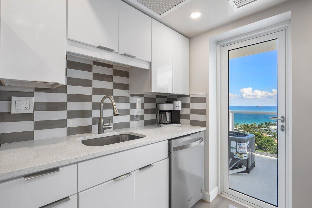 2715 N Ocean Boulevard Unit: 18d