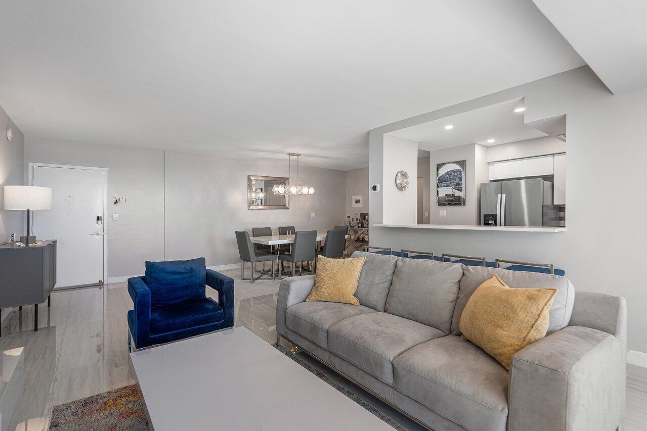 2715 N Ocean Boulevard Unit: 18d