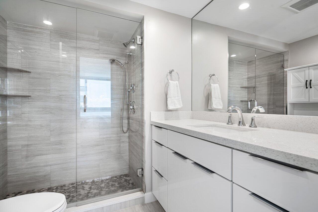 2715 N Ocean Boulevard Unit: 18d