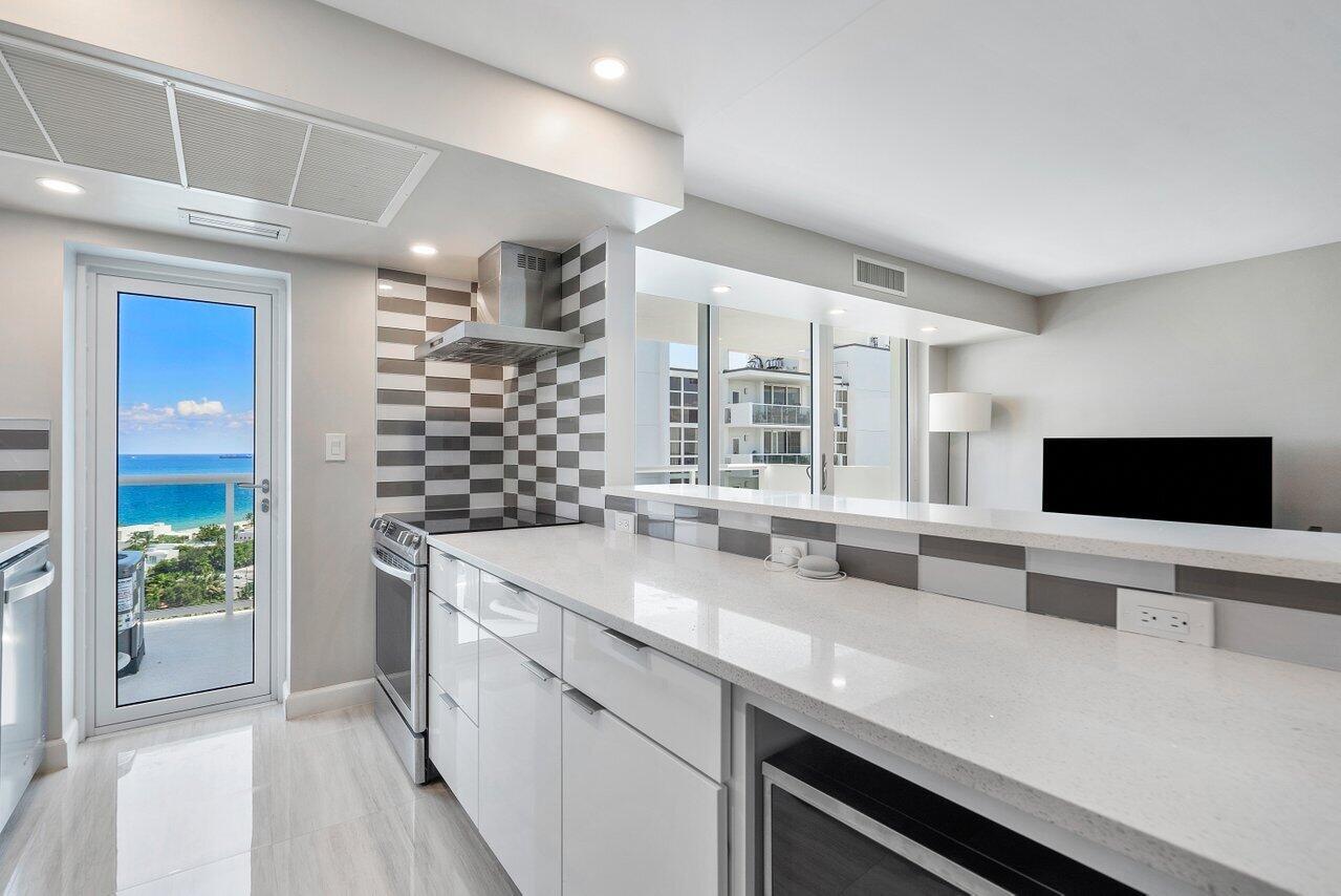2715 N Ocean Boulevard Unit: 18d