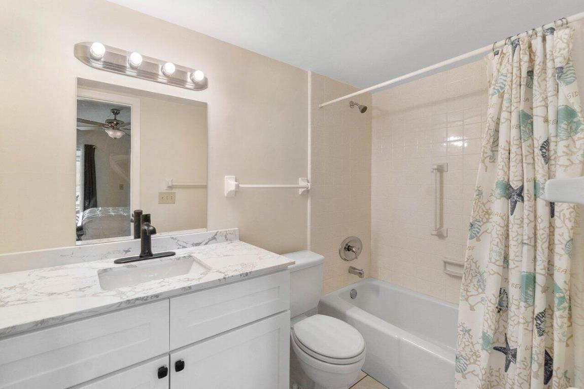 10 Garden Street 203s, Tequesta Unit: 203s