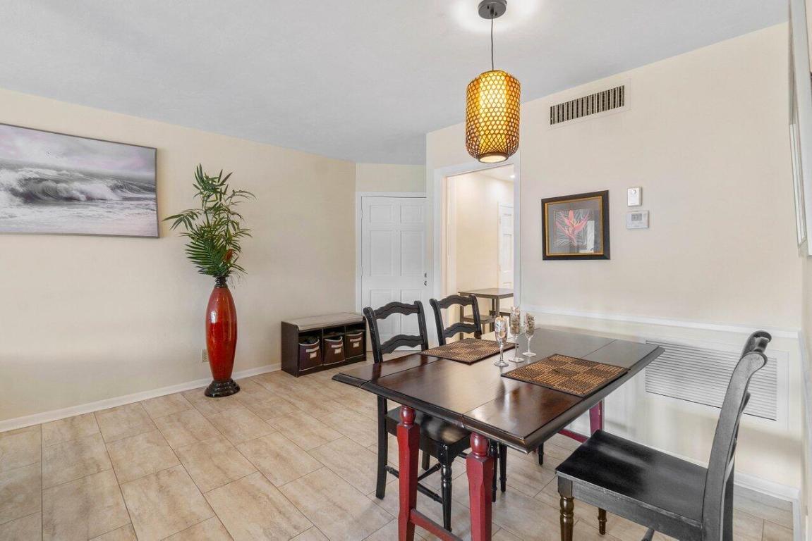 10 Garden Street 203s, Tequesta Unit: 203s