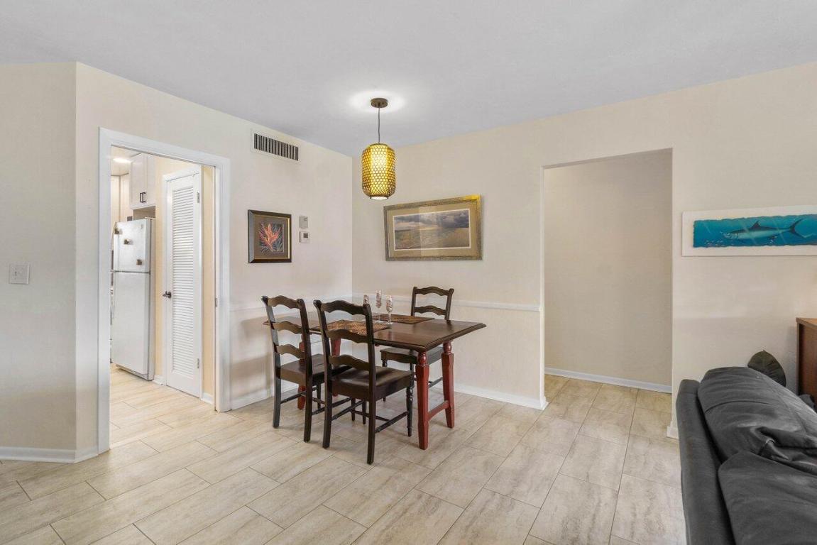 10 Garden Street 203s, Tequesta Unit: 203s