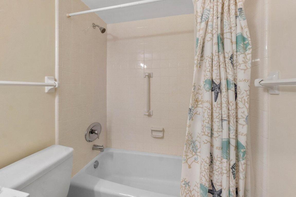 10 Garden Street 203s, Tequesta Unit: 203s