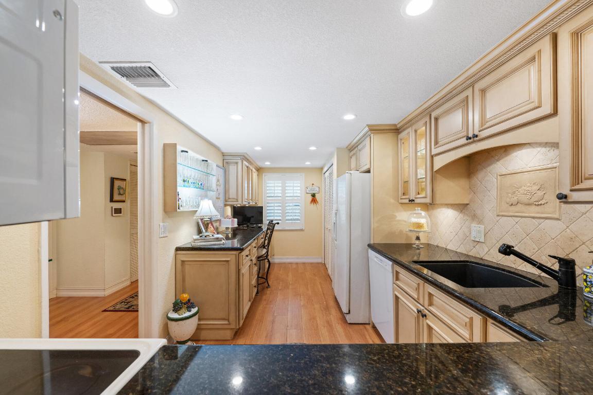 901 W Cypress Lane 101, Pompano Beach Unit: 101