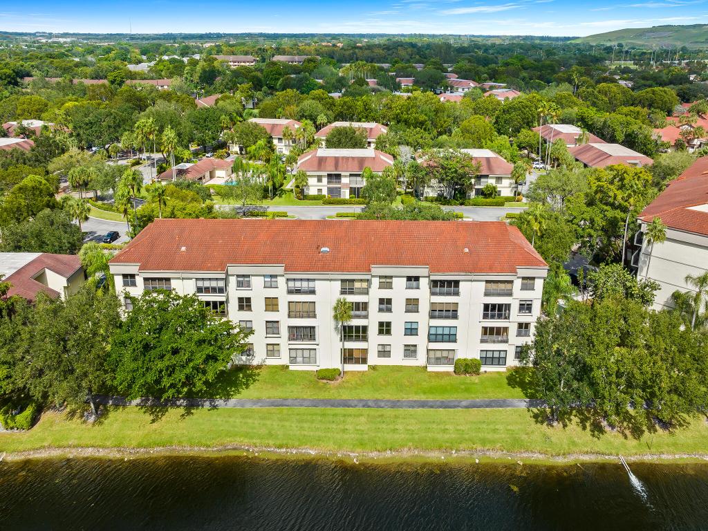 2908 Carambola Circle S Unit: 201