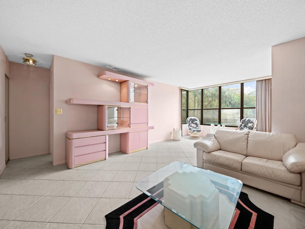 2908 Carambola Circle S Unit: 201