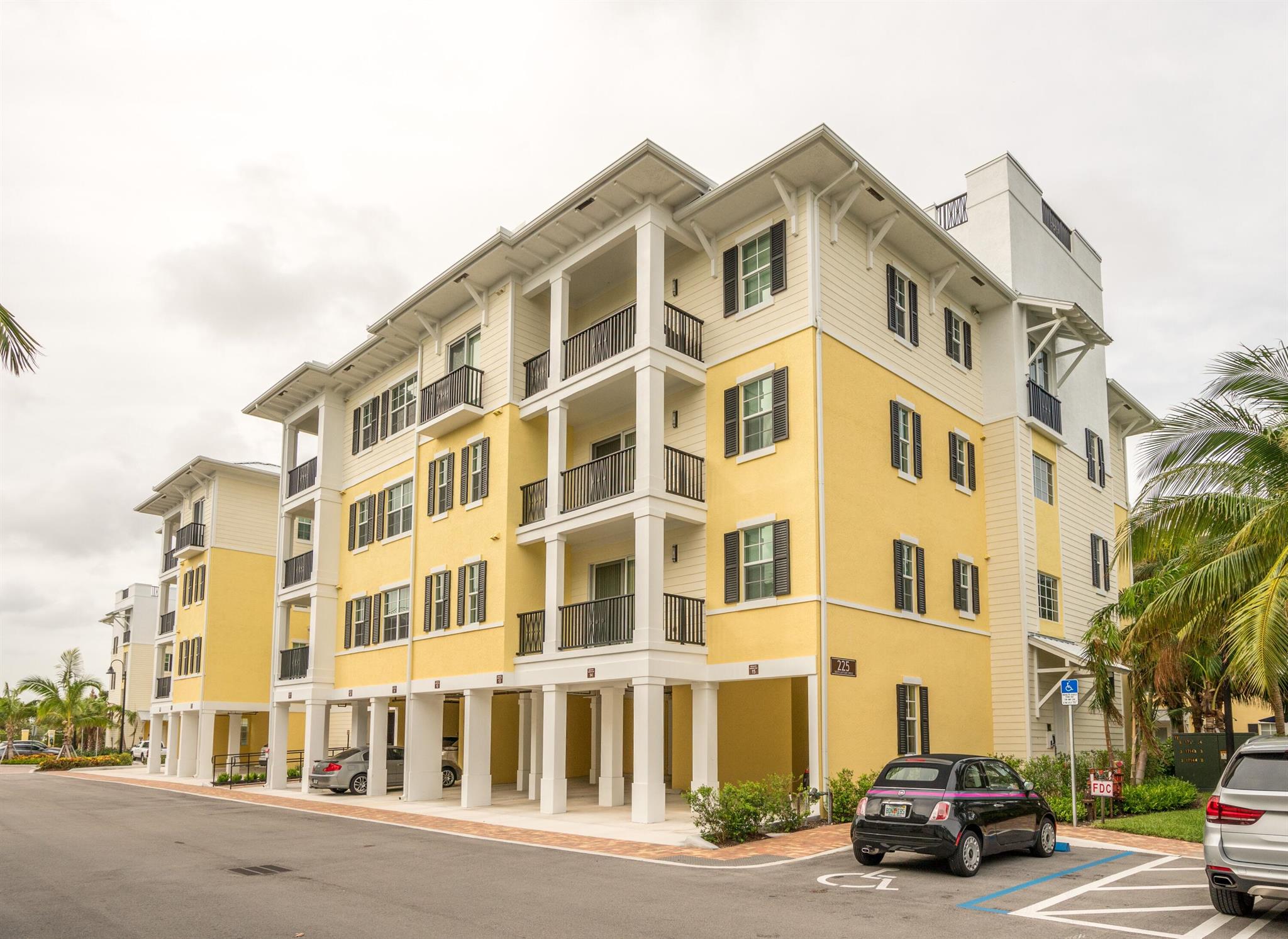 225 S Latitude Circle Unit: 204