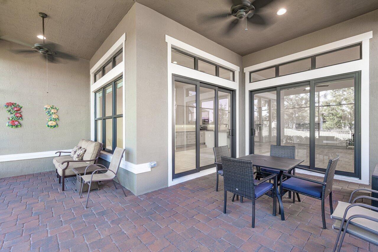 11927 Leon Circle N