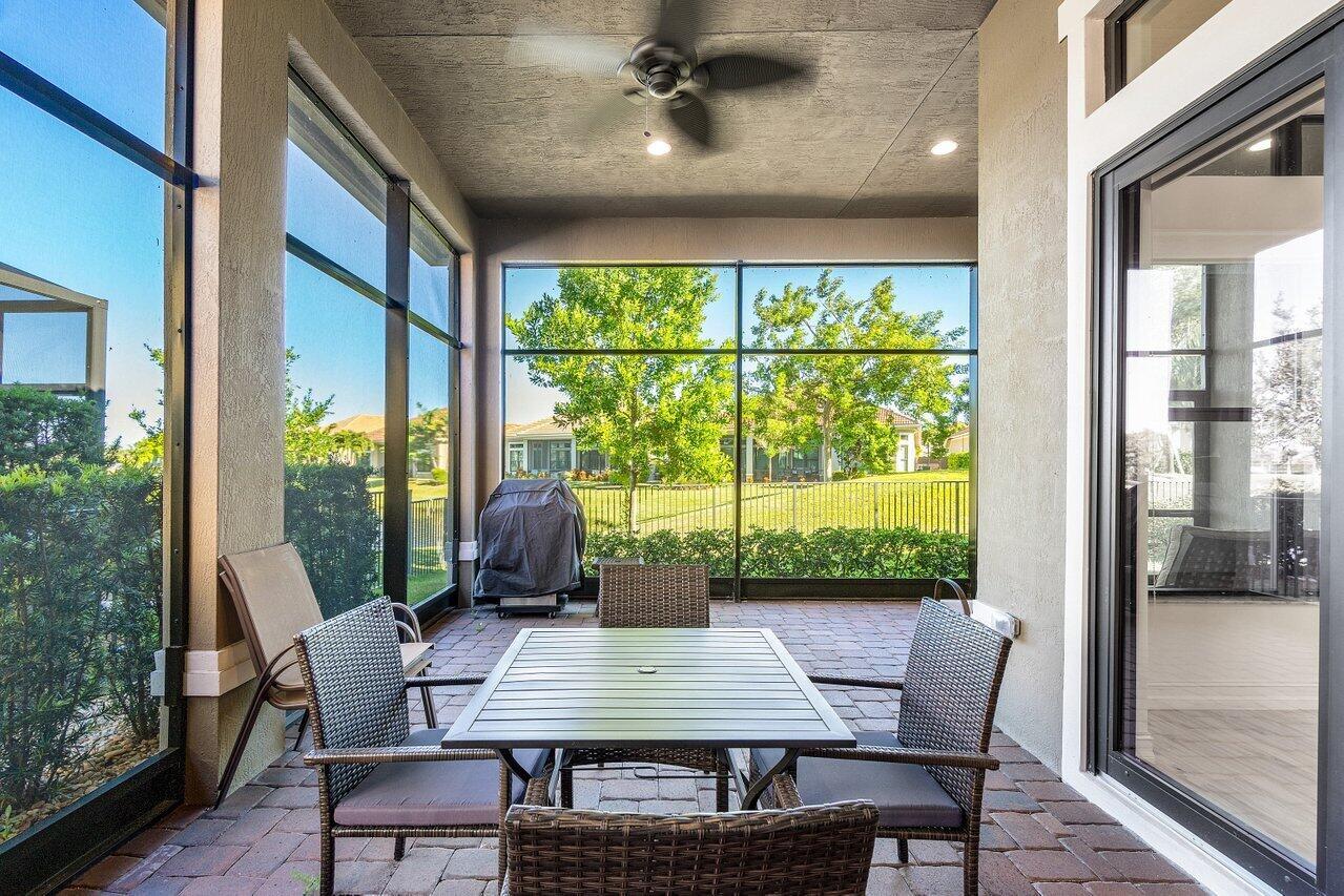 11927 Leon Circle N