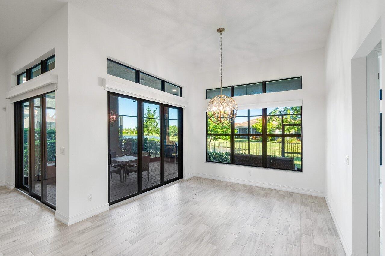 11927 Leon Circle N