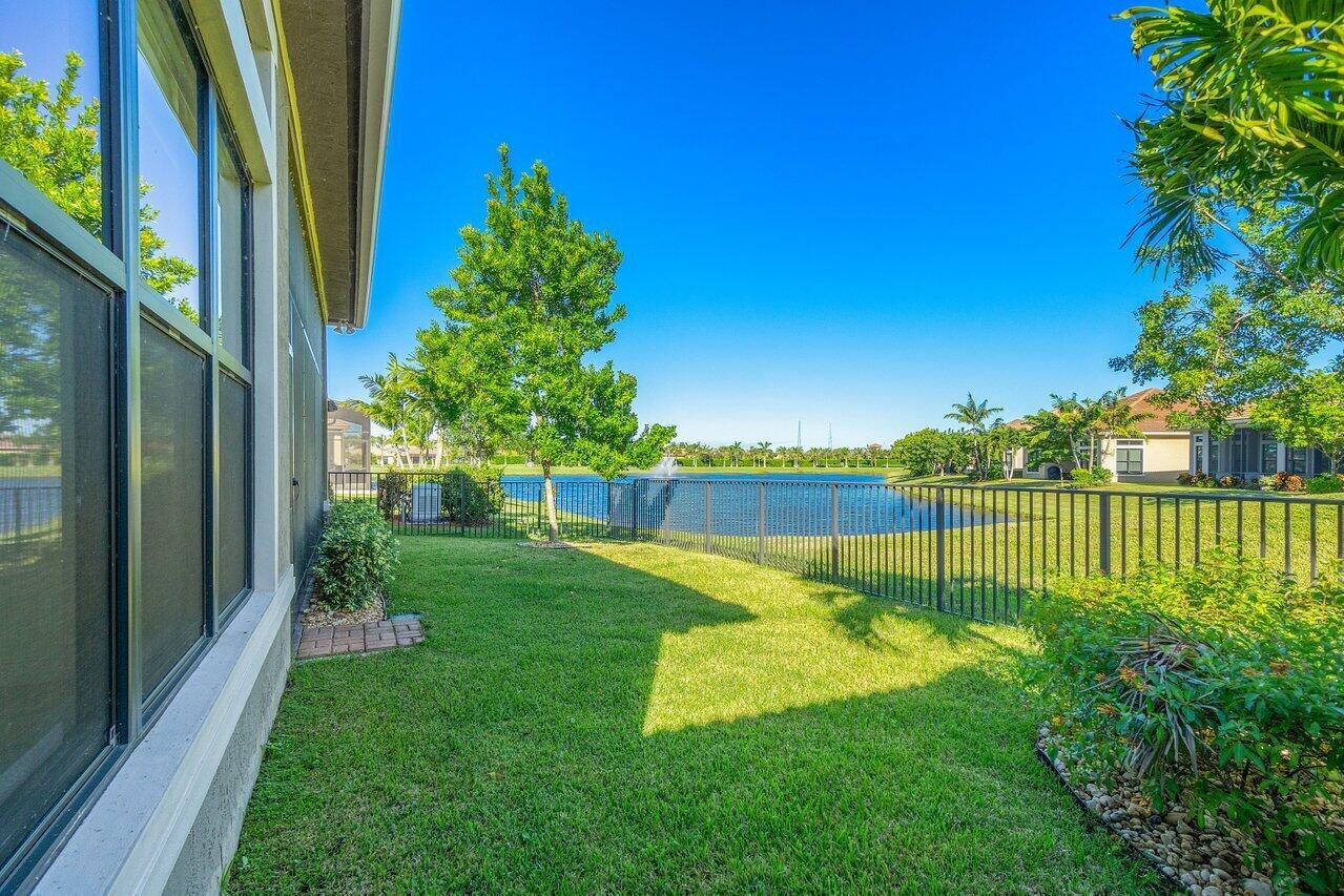 11927 Leon Circle N