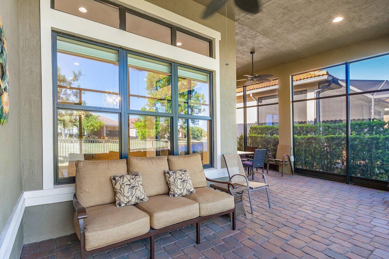 11927 Leon Circle N