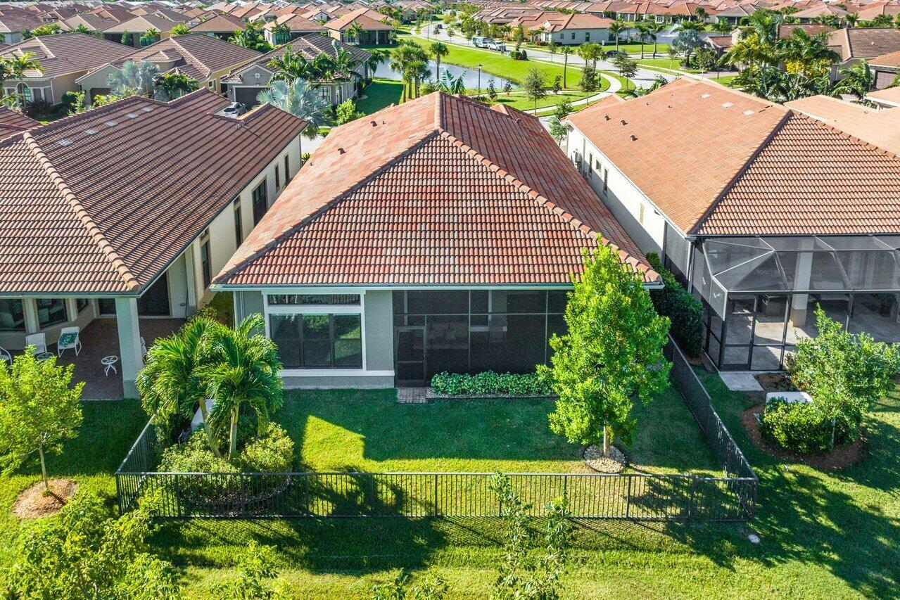 11927 Leon Circle N