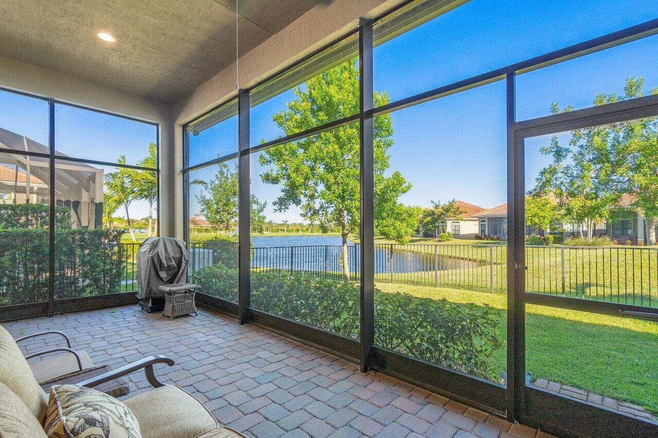 11927 Leon Circle N