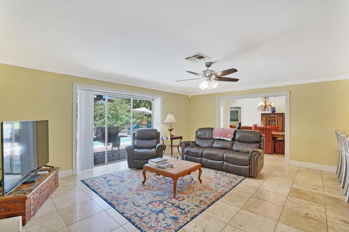 365 NE 3rd Street, Boca Raton